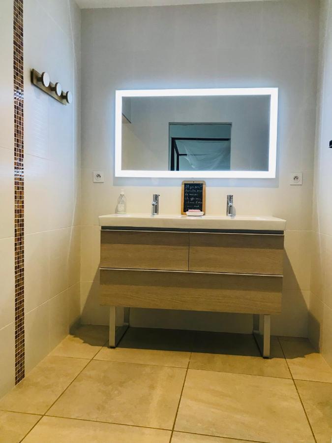 Ferme St Pierre 2 Suites Avec Repas, Piscine, Clim, Cheminee Ou Baignoire Spa Chabeuil Luaran gambar