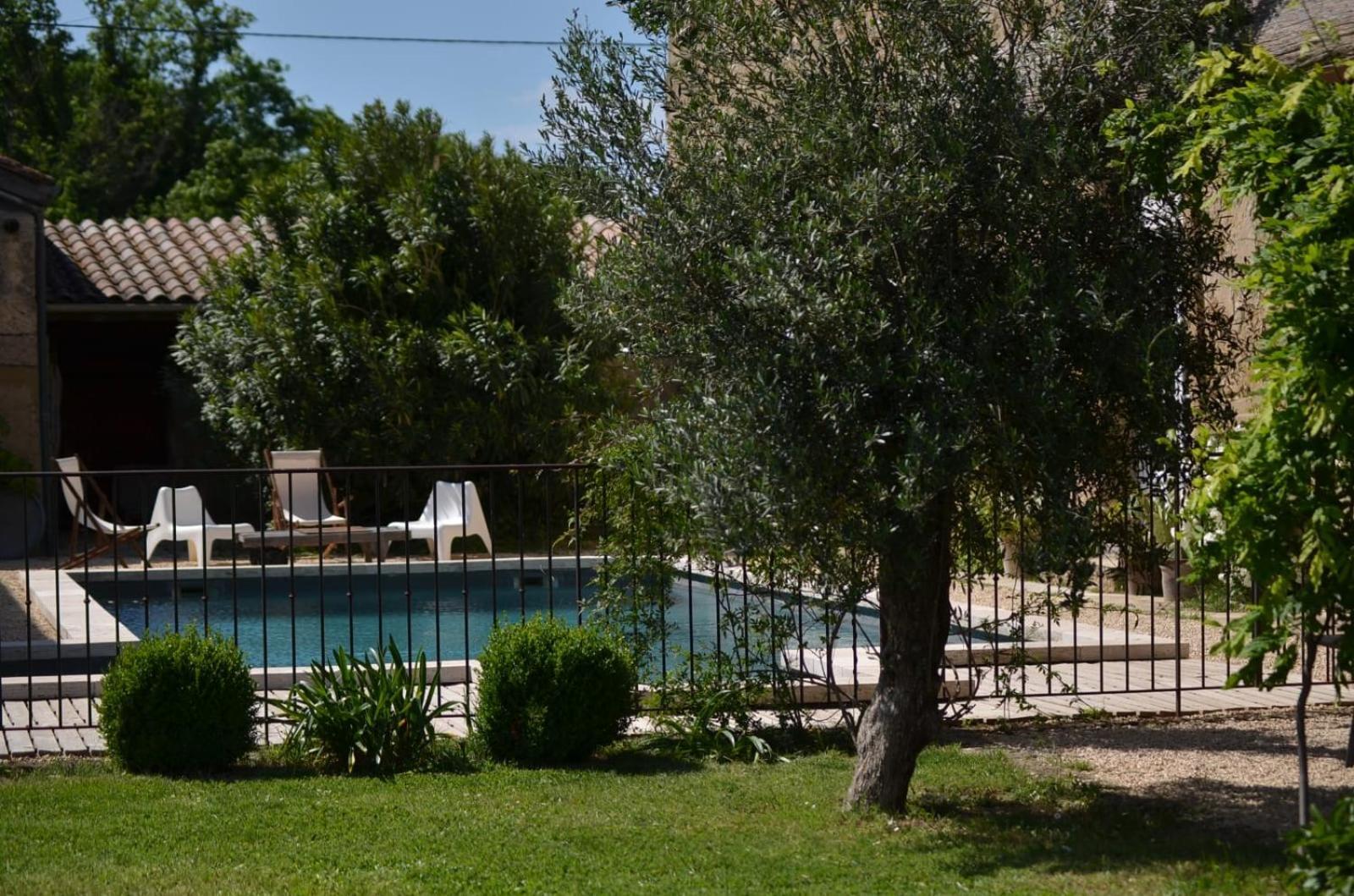 Ferme St Pierre 2 Suites Avec Repas, Piscine, Clim, Cheminee Ou Baignoire Spa Chabeuil Luaran gambar