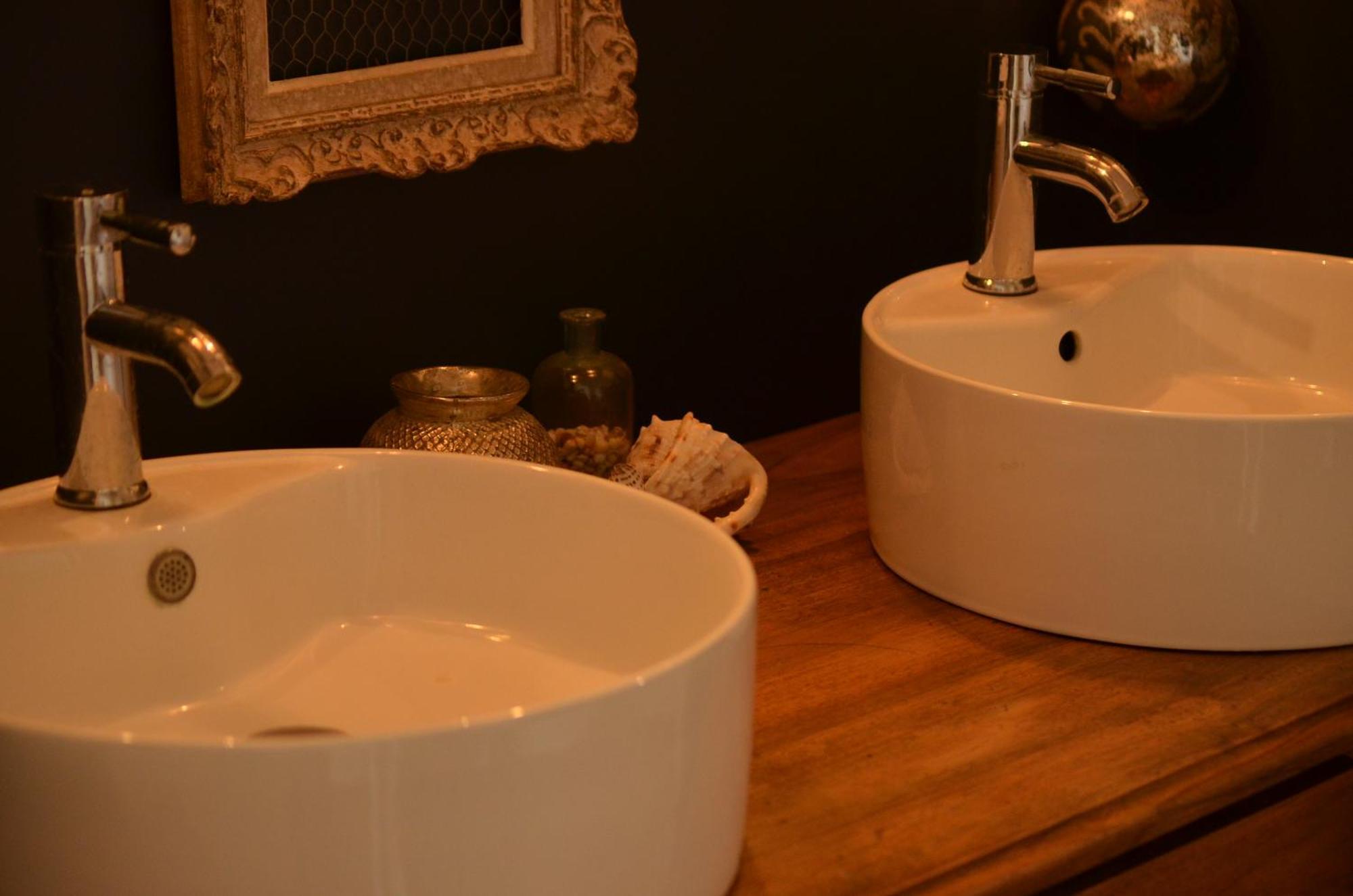 Ferme St Pierre 2 Suites Avec Repas, Piscine, Clim, Cheminee Ou Baignoire Spa Chabeuil Luaran gambar
