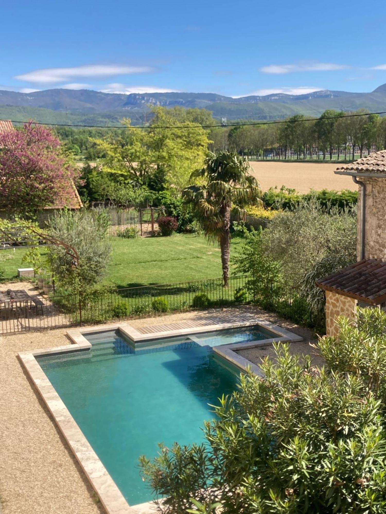 Ferme St Pierre 2 Suites Avec Repas, Piscine, Clim, Cheminee Ou Baignoire Spa Chabeuil Luaran gambar